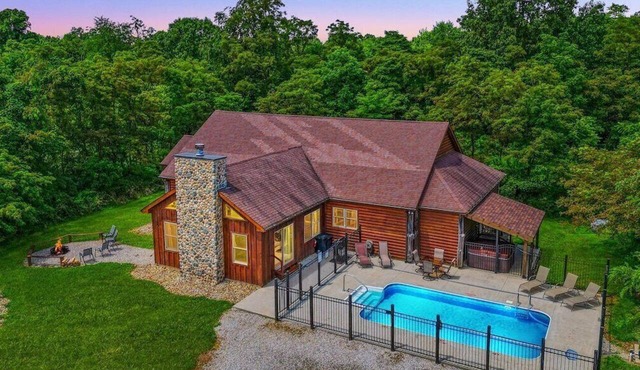 Timber View | Hocking Hills, Pool, Lodge, Pets in Rockbridge