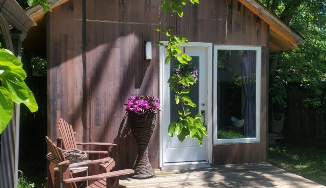 Tiny Home , Big Adventure-Stay Close to the Falls in Niagara Falls
