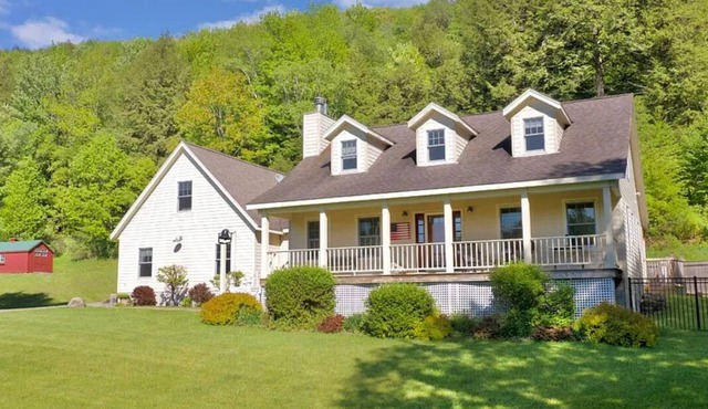 Warm & Cozy Studio Cabin — Cooperstown, NY in Cooperstown
