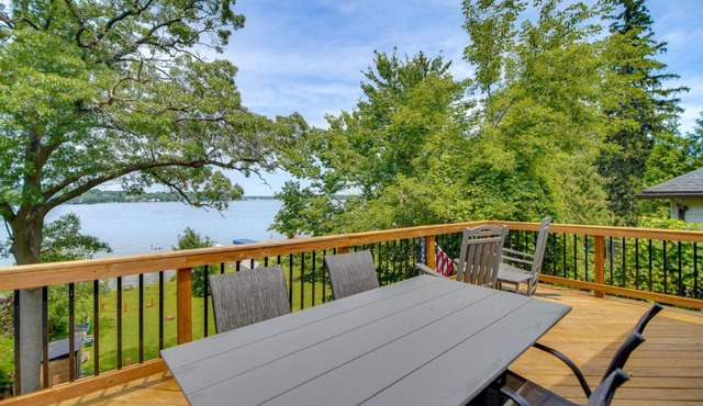 Waterfront Fox Lake Vacation Rental w/Fire Pit! in Fox Lake