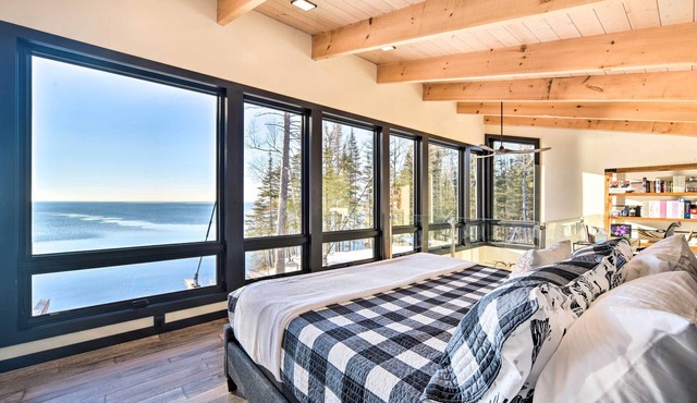 Waterfront Lake Superior Cabin: Fire Pit & More! in Two Harbors