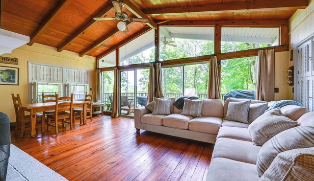Waterfront Nolin Lake Gem: Guest House & Balcony in Mammoth Cave