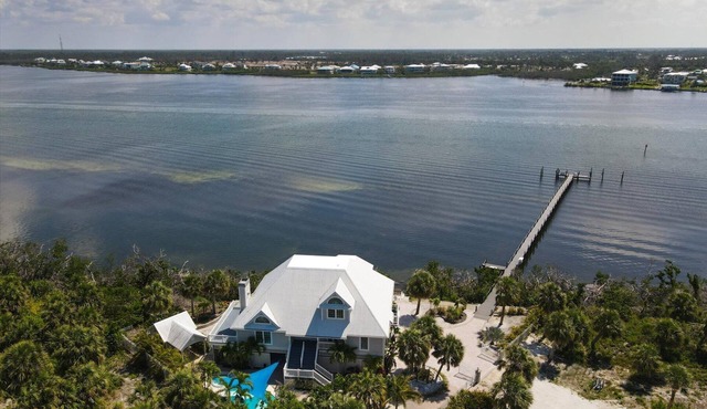 Waterfront Retreat: Fish, Kayak,Paddleboard on Property +Pool/Spa-Heat available in Englewood