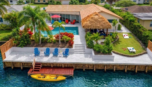Waterfront w/Htd Pool, Tiki Hut, Billards, & Bar in Boynton Beach