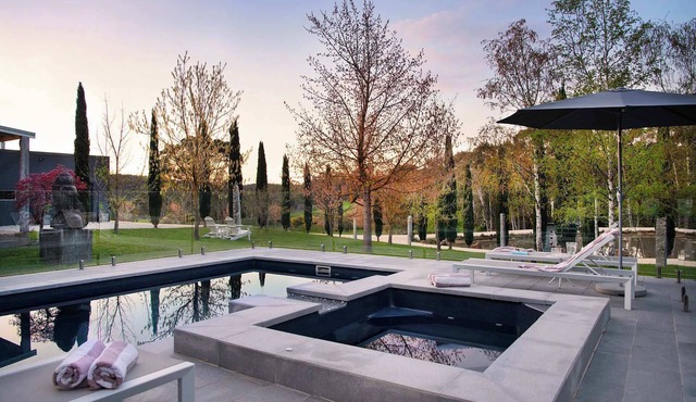 Welcome Paddock | Country Estate with Pool & Spa in Shepherds Flat