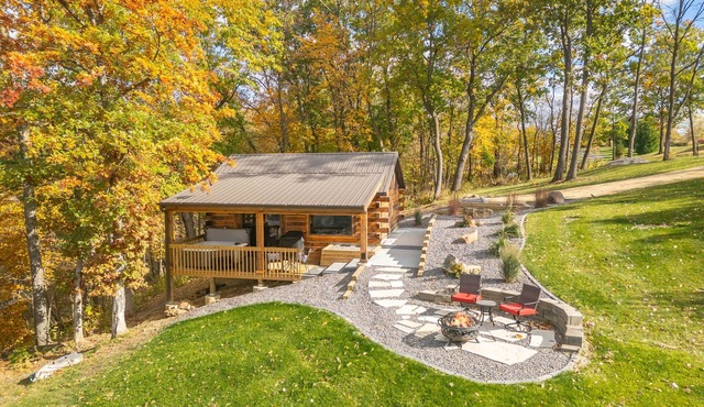 Whispering Winds Sleep 2 Hot Tub, Whispering Winds Sleeps 2 Hot Tub in De Soto