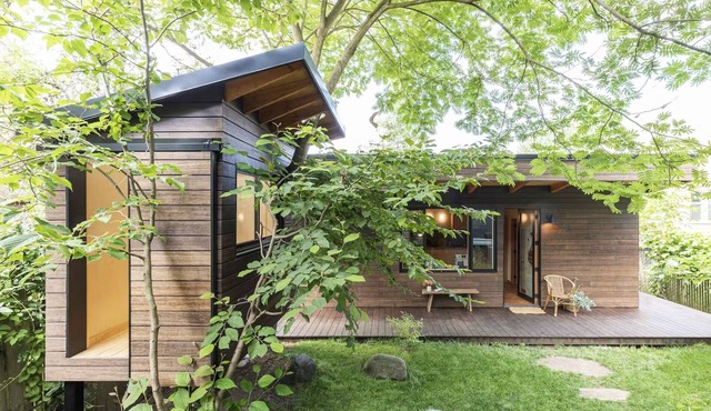 Woodsy minimal backyard micro home Close in NE Portland with lux detailing in Portland
