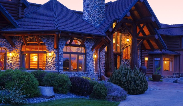Yellowhawk Resort Main House, luxury lodging in the heart of Wine Country.n in Walla Walla