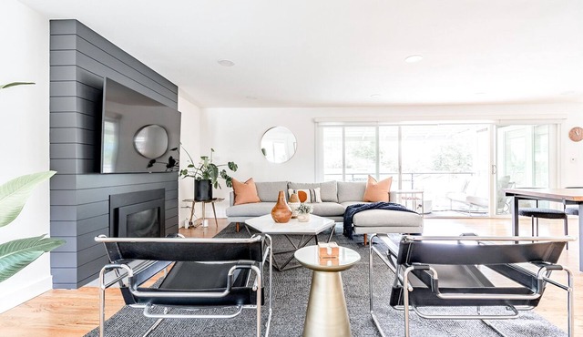 Zen 7-BR Paradise w/Lake Views and Grape Garden in Bellevue