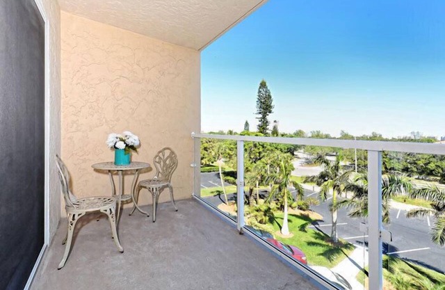 Beachcomber unit 403 in Longboat Key