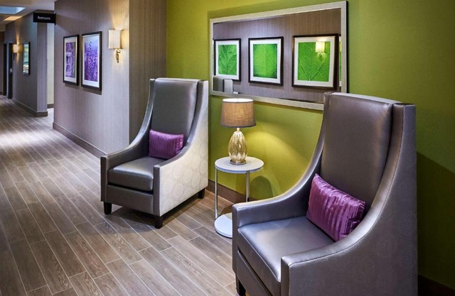 Hampton Inn 