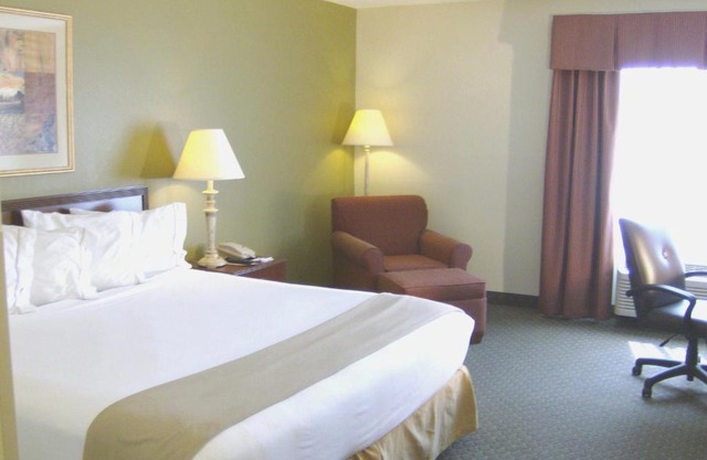 Holiday Inn Express Evansville West 