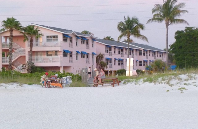 Smuggler Cove Resort Bradenton Beach 