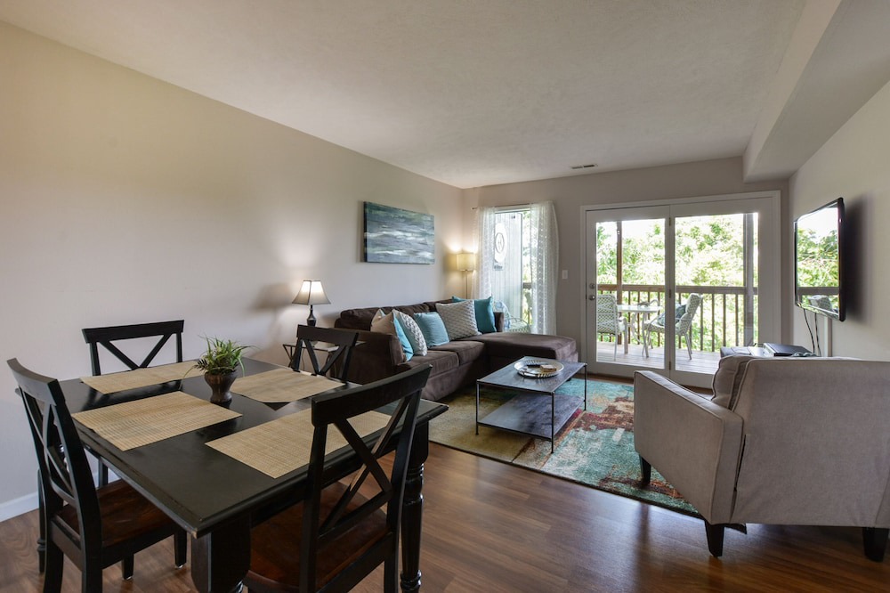 Notch Estates Condo | Branson Treehouse Retreat