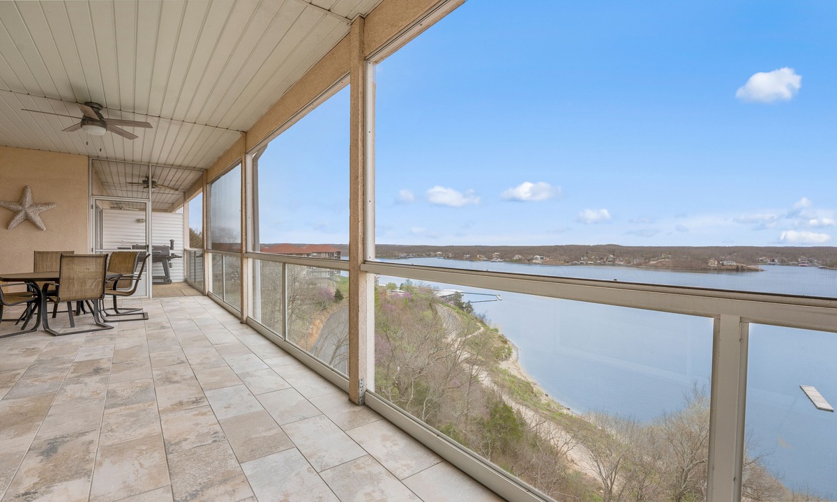 Lake Ozark Condo | Spacious Penthouse 4 bedroom, 4 bath condo, spectacular view of the lake -Off HH