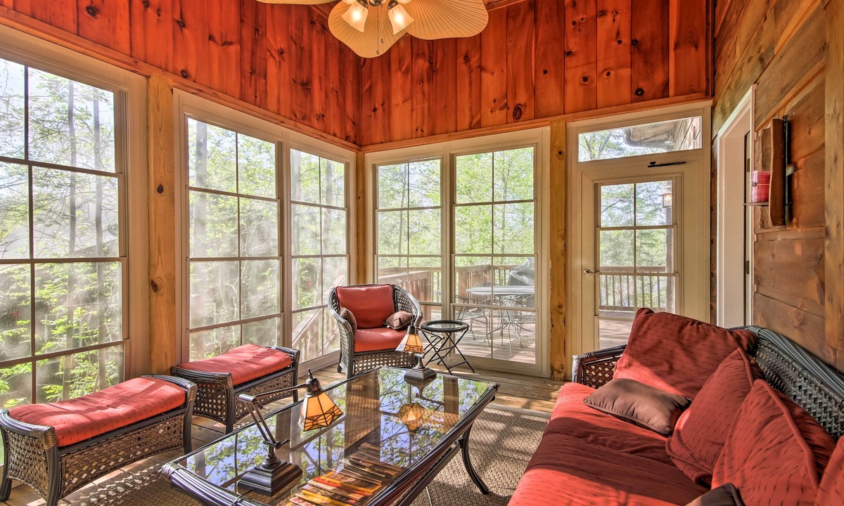 Fair Play Cabin | Lakefront South Carolina Abode w/Deck & Boat Dock