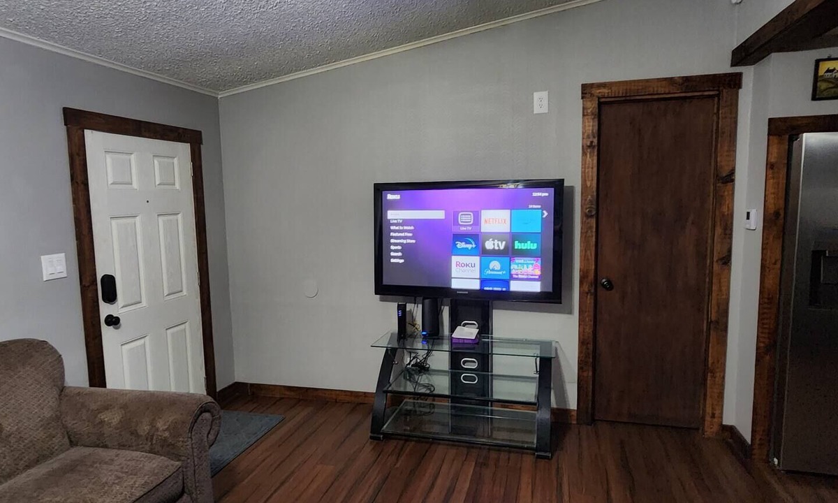 Wakefield House | VALLEY VISTA 3-bedroom 2-bath house in Lucasville