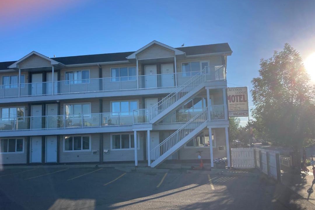 Sylvan Lake Cabin | Raccoon Lodge Motel