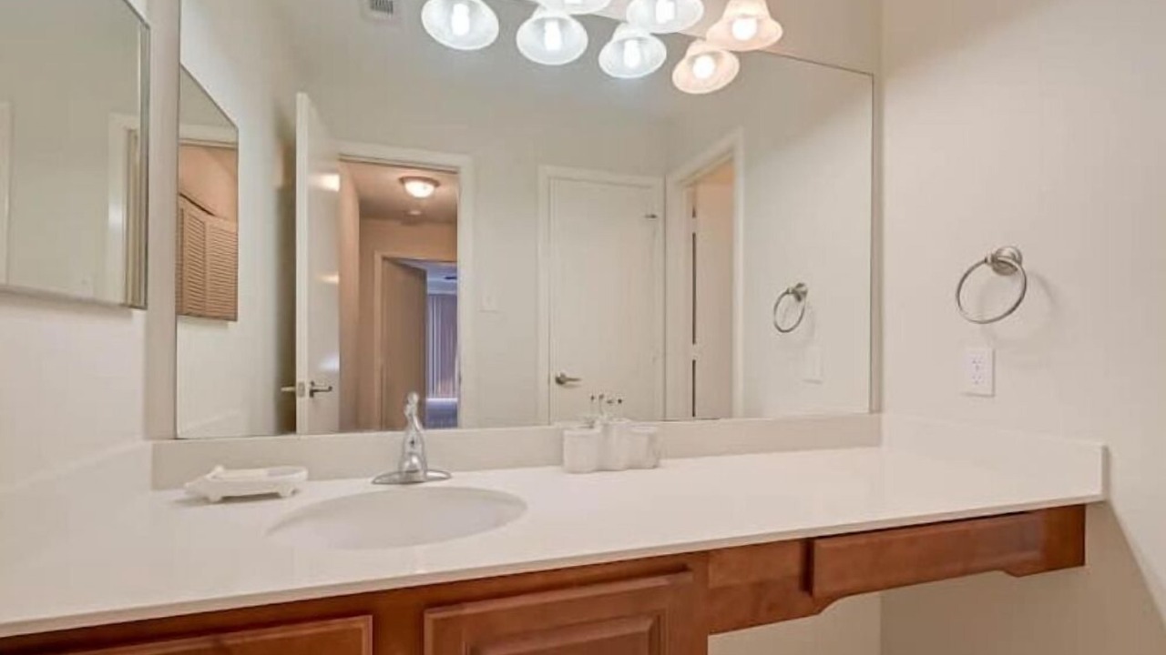 Photo of Bathroom in Clodine