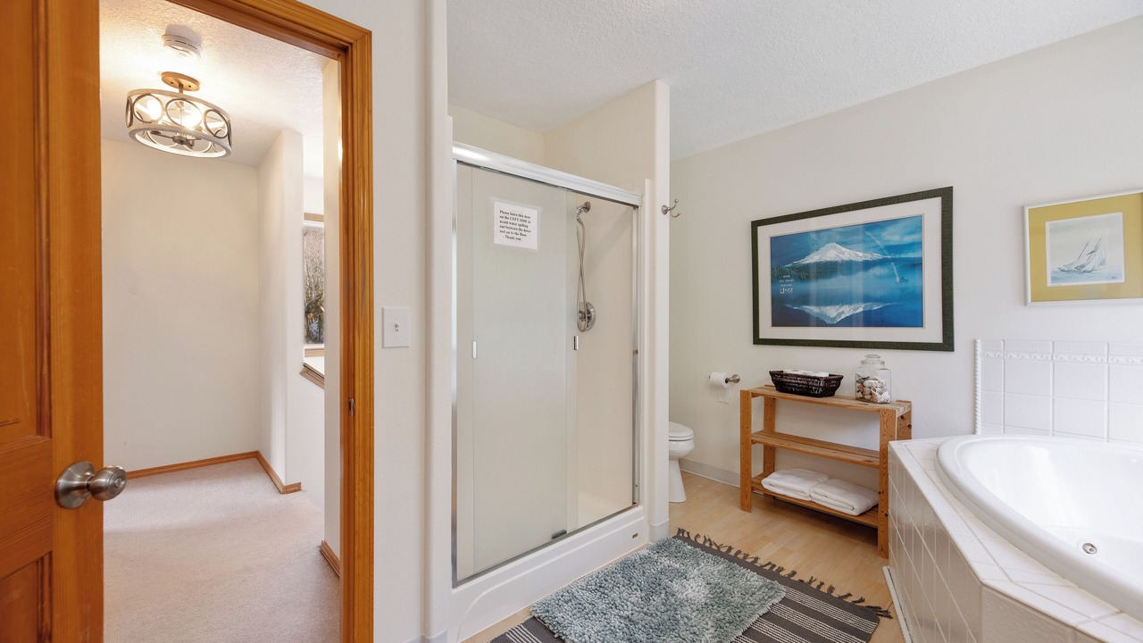 Photo of Bathroom in Rhododendron