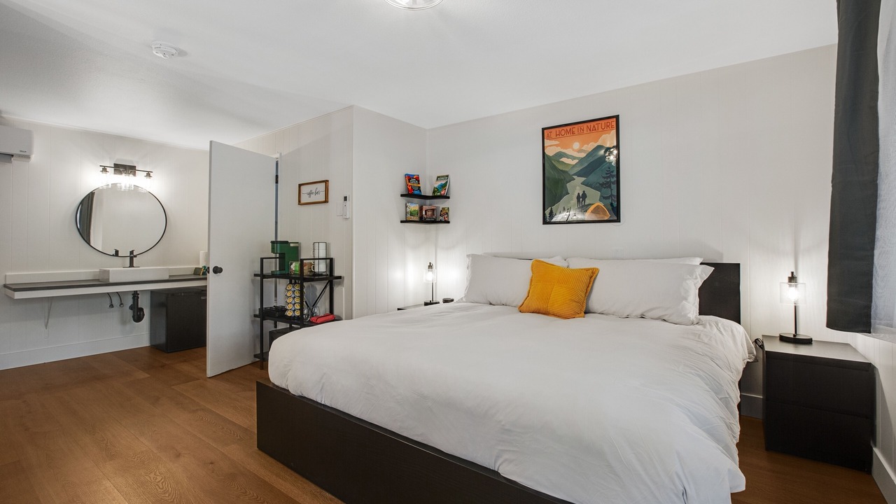 Photo of Bedroom in Quilcene