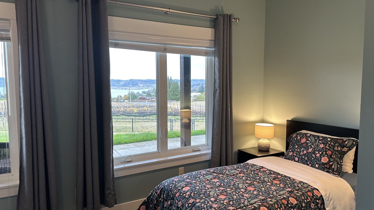 Photo of Bedroom in Clinton