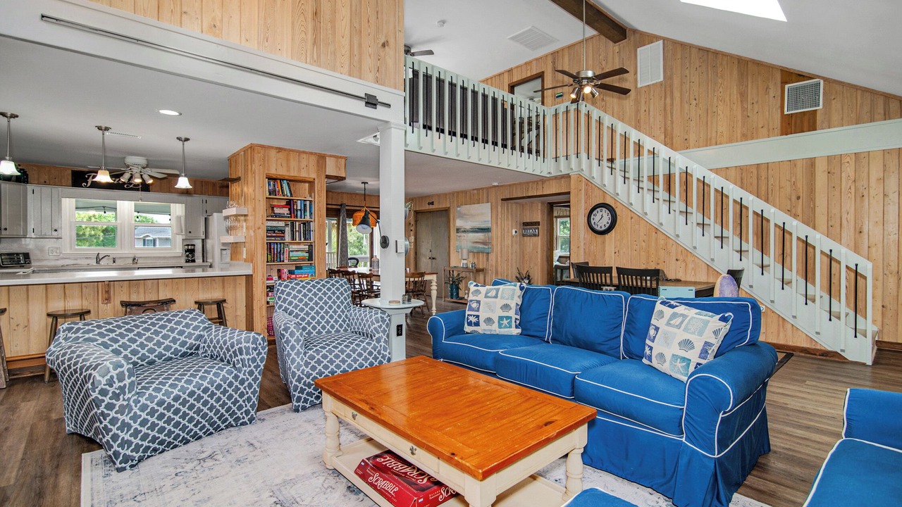 Photo of Livingroom in North Litchfield Beach