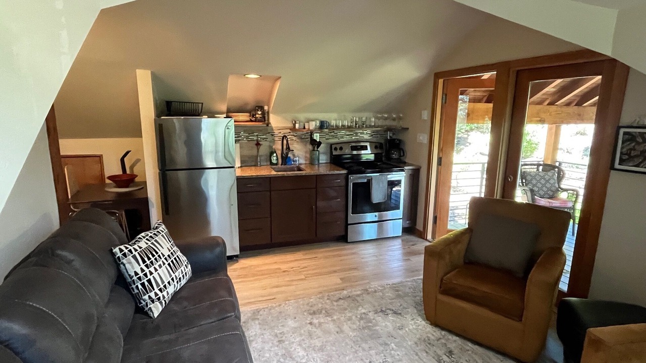 Photo of Livingroom in White Salmon