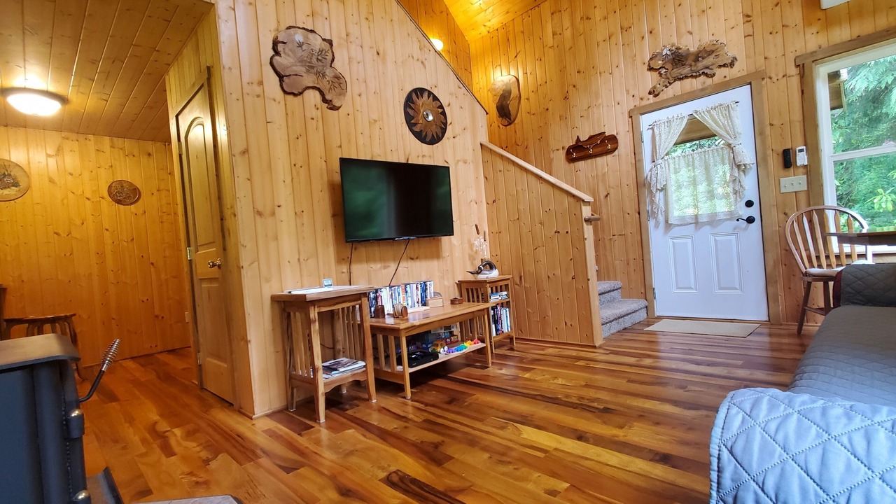 Photo of Bedroom in Reedsport