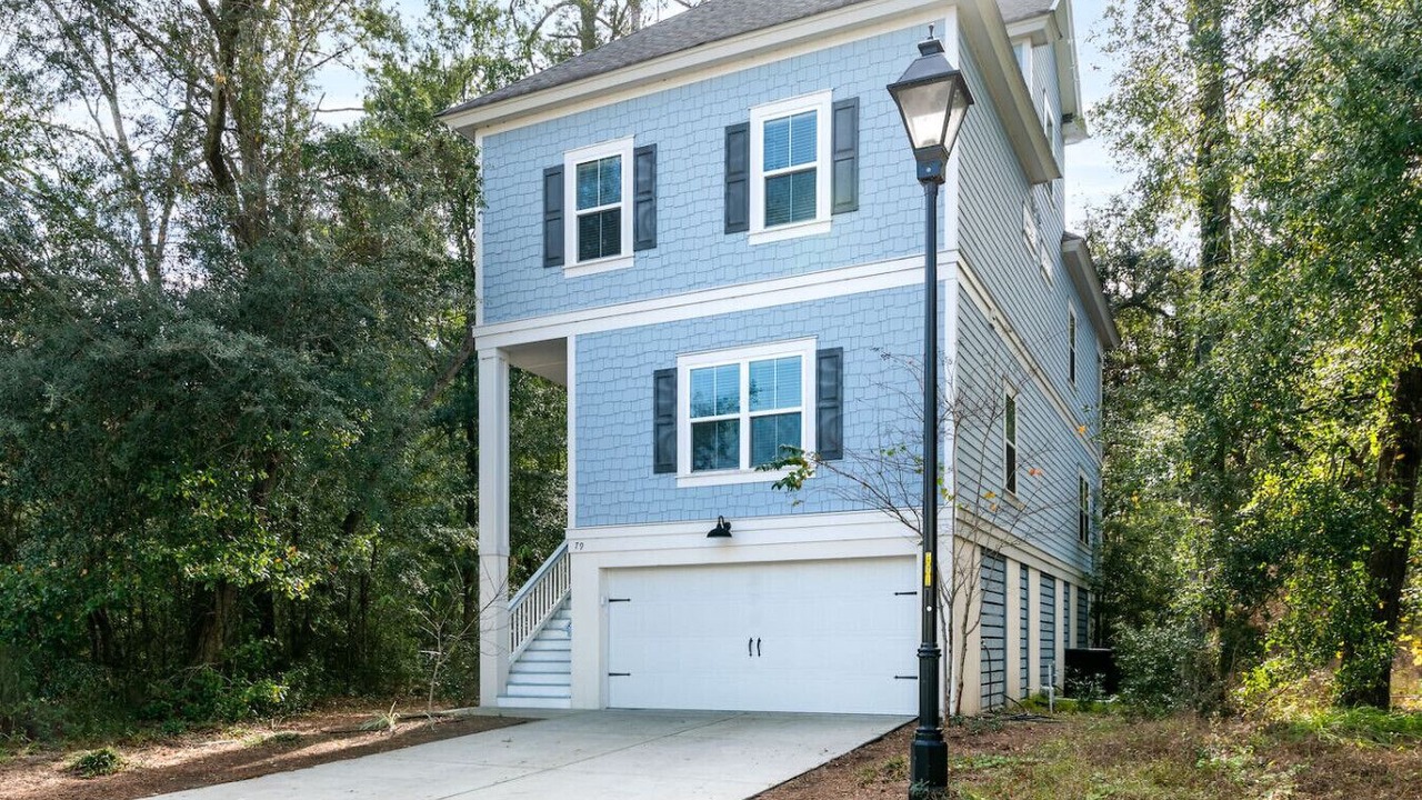Photo of Outdoor in Folly Field