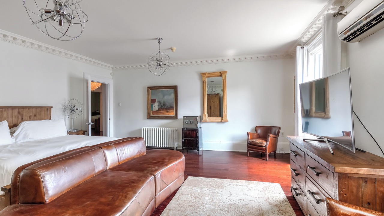 Photo of Bedroom in Quartier des Spectacles