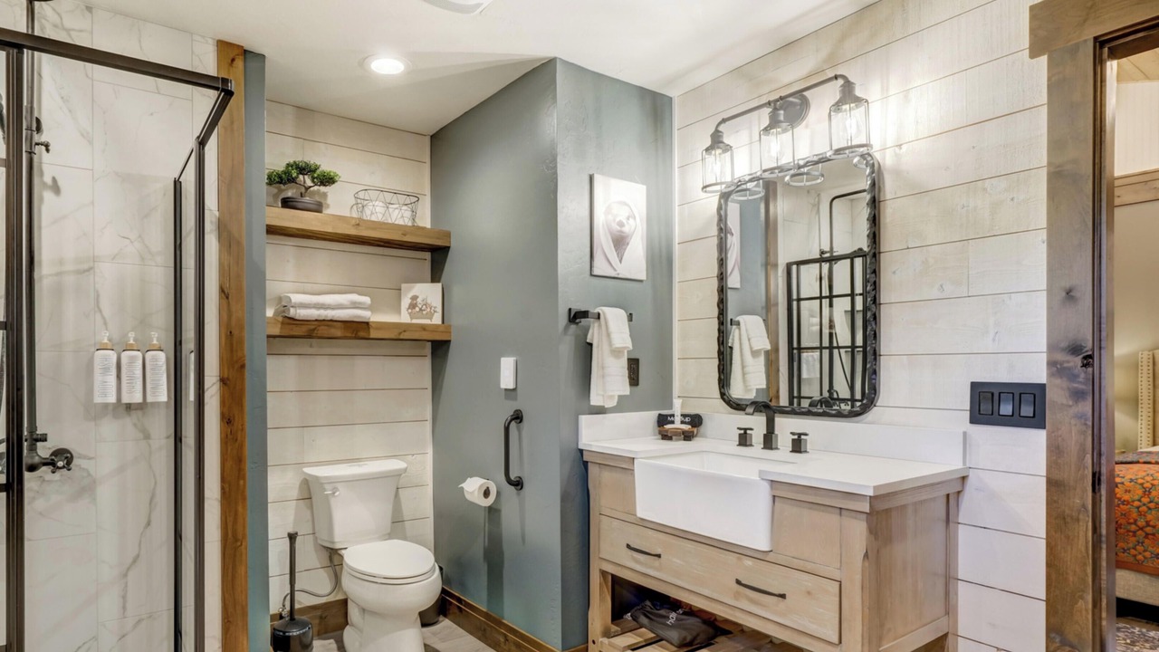 Photo of Bathroom in Woodland Park