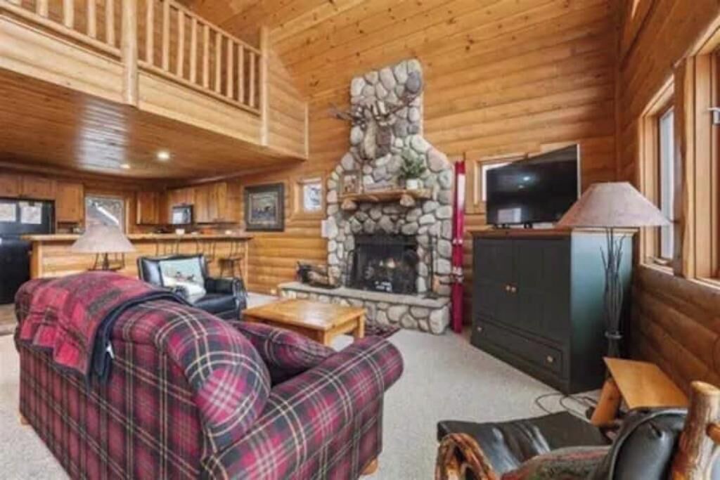 Photo of Livingroom in Boyne City