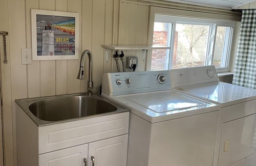 Indian River Cabin | 2-bedroom cottage just a short walk to downtown Indian River, beaches/Burt Lake