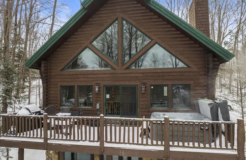 Boyne City Cabin | Cozy Mountain Cabin Retreat with Hot Tub – Just Steps from the Slopes