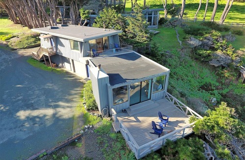 Mendocino Apartment | SWEEPING OCEAN VIEWS - bar none. Over 365 5 star reviews, everyone comes back.