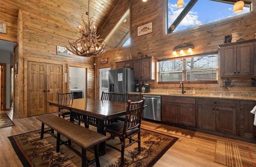 Ridgedale Cabin | Lakefront 6BR Lodge Sleeps 20 Hot Tub 4 Miles to Thunder Ridge