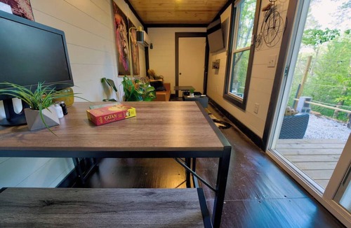 Six Mile Apartment | Lion Den Cabin A at Walterfalls-Upstate SC