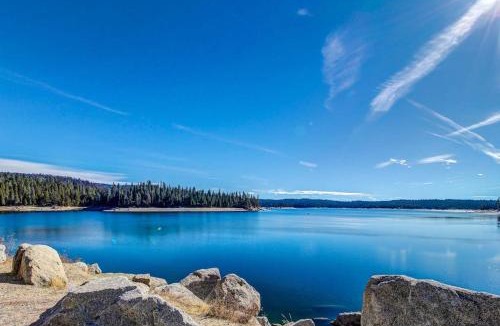 Shaver Lake House | Tranquil Pines Estate