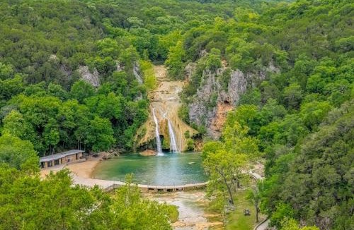 Davis Apartment | 'Cedar Falls Cabin 1' Near Arbuckle Mtn Trails