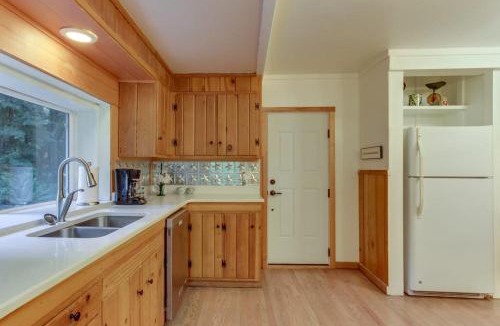 McKenzie Bridge House | Restored log cabin with classic porch - near river trails hot springs & more