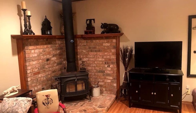 Twin Pines Lake House with direct access to water. in Troup