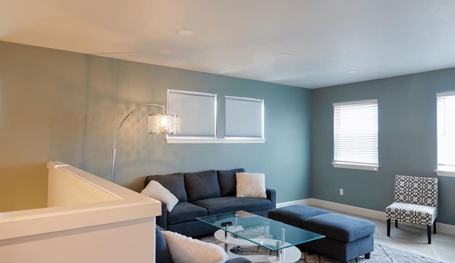 New house in Redmond, 15 minutes to Airport and Smith Rock in Redmond