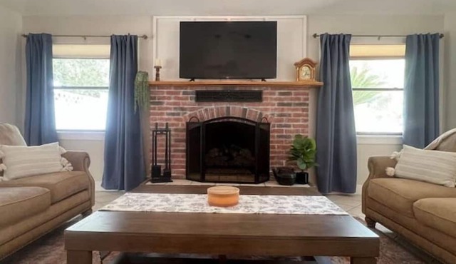 Poolside Family Retreat- Near the Springs & Ocala National Forest. Pet friendly in Ocklawaha