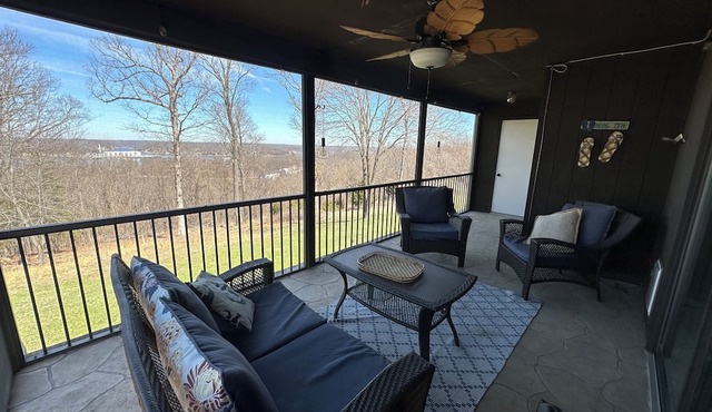 Lake Ozark Condo- Come stay & play! in Lake Ozark