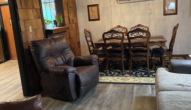 spacious cabin in incredible location in Tishomingo