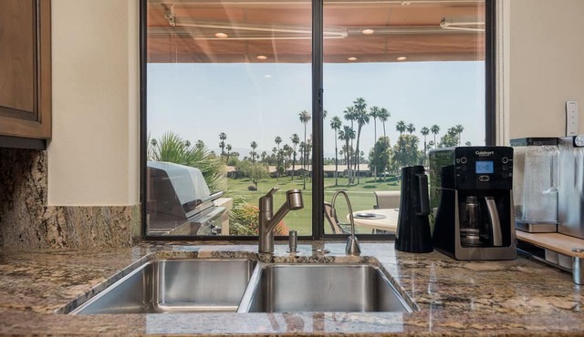Luxury Premium Upgraded Home – Palm Desert, CA in Palm Desert