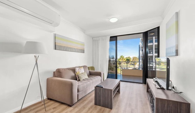 Dolphin Quay Apartments in Mandurah