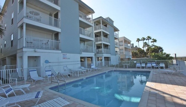 Beachfront, Private Elevator, Pool, Grill, Covered Parking, FREE Activities! ~ Sea Isles #M in Indian Rocks Beach
