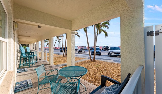 Charming Pass-a-Grille beachfront condo, St. Pete Beach, heated pool, laundry in St Pete Beach